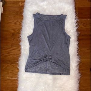 Lululemon knot fromt workout tank kind of cropped